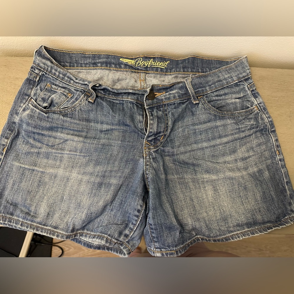 Old Navy Boyfriend Jean Short size 4